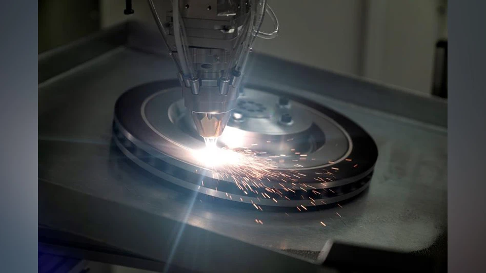 During the laser coating of brake discs, a special metal powder (often containing carbides) is applied to the brake disc at a high feed rate and using high laser power.